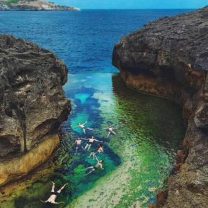 angel billabong nusa penida japanese tour.jpg
