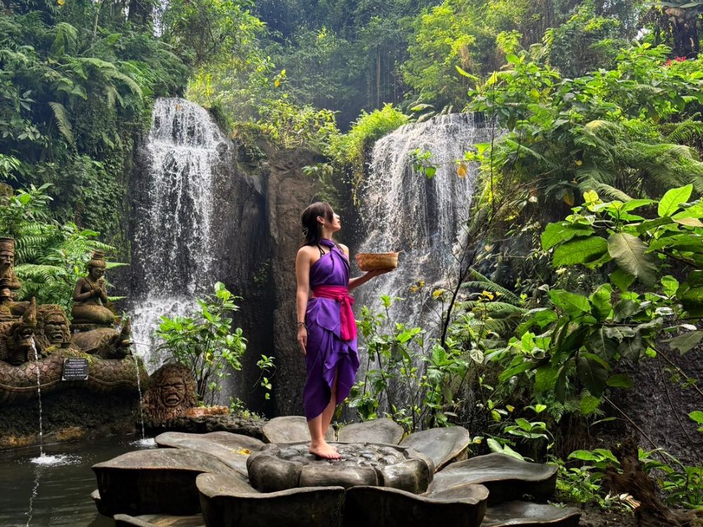 griya beji waterfall spiritual tour.jpg